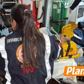 Fotos de Homem é encaminhado à Santa Casa de Maringá após sofrer coice de cavalo