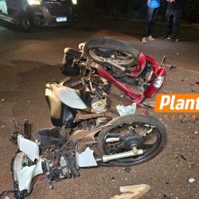 Moça é intubada após colisão frontal entre duas motos em Sarandi Foto 3 Fotos de Moça é intubada após colisão frontal entre duas motos em Sarandi
