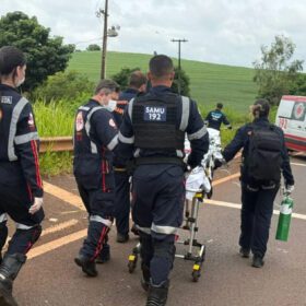 Fotos de Motociclista fica gravemente ferido após acidente na PR-323; motorista foge do local