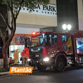 Fotos de Seguranças inalam fumaça durante incêndio no Shopping Maringá Park