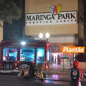 Fotos de Seguranças inalam fumaça durante incêndio no Shopping Maringá Park