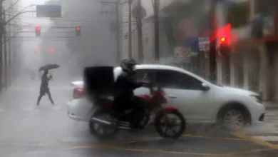 Fotos de Tempo ‘fecha’ e 382 cidades do entram em alerta de tempestade no Paraná; veja a lista completa