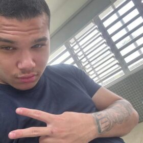 Vídeo registra desespero de mãe ao ouvir tiros e encontrar filho morto ao lado de curso onde ela estudava em Maringá Foto 1 Fotos de Vídeo registra desespero de mãe ao ouvir tiros e encontrar filho morto ao lado de curso onde ela estudava em Maringá