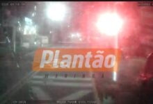 Fotos de Câmera registra ônibus sendo arrastado por trem em Sarandi