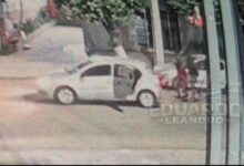 Fotos de Câmera de segurança registra atentado a tiros contra dois rapazes em Iguatemi; vítimas desaparecem após ataque