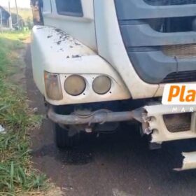 Fotos de Câmera de segurança registra colisão impressionante entre carreta e carro na PR-317, em Maringá