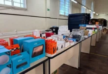 Fotos de Celulares, perfumes e eletrônicos: bazar com produtos doados pela Receita Federal começa em Maringá; veja onde