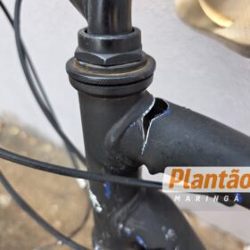 Fotos de Ciclista fica gravemente ferida após colidir contra carro no Conjunto Batel, em Maringá