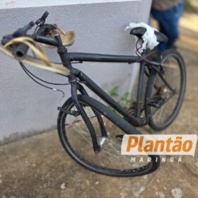 Fotos de Ciclista fica gravemente ferida após colidir contra carro no Conjunto Batel, em Maringá