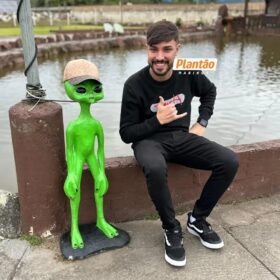 Duplo homicídio em barbearia: vítimas são identificadas em Maringá Foto 3 Fotos de Duplo homicídio em barbearia: vítimas são identificadas em Maringá