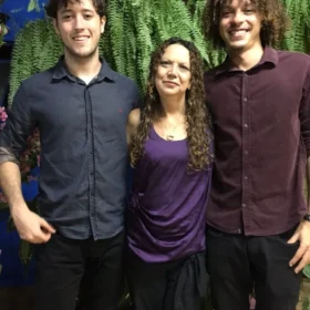 Filho doa o próprio cabelo para mãe em tratamento contra o câncer em Sarandi Foto 3 Fotos de Filho doa o próprio cabelo para mãe em tratamento contra o câncer em Sarandi