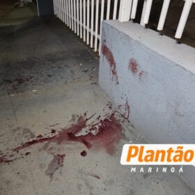 Fotos de Homem é esfaqueado e fica em estado gravíssimo após ataque em Sarandi; crime foi registrado por câmera