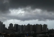 Fotos de Maringá e mais 215 cidades do Paraná já estão em alerta laranja para tempestade; veja a lista completa