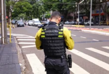 Fotos de Maringá ganha novas conversões livres à direita em cruzamentos; veja onde