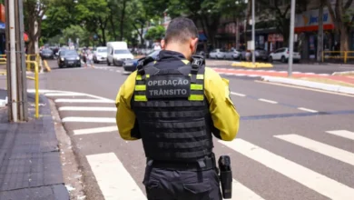 Fotos de Maringá ganha novas conversões livres à direita em cruzamentos; veja onde