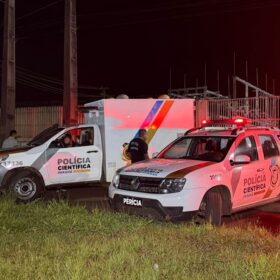 Fotos de Motoboy morre após bater na traseira de carreta enquanto ia buscar lanche para a filha; o corpo foi encaminhado ao IML de Maringá