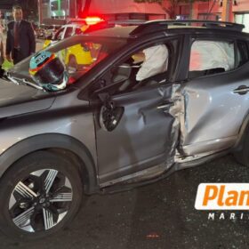 Motociclista é lançado por cima de carro após batida em Maringá; imagem impressionante flagra o impacto Foto 6 Fotos de Motociclista é lançado por cima de carro após batida em Maringá; imagem impressionante flagra o impacto