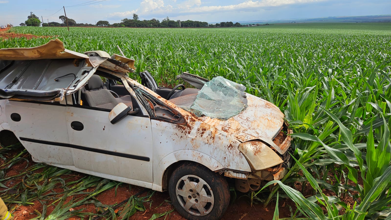 Fotos de Motorista fica gravemente ferido após capotar carro na PR-317, entre Iguaraçu e Maringá