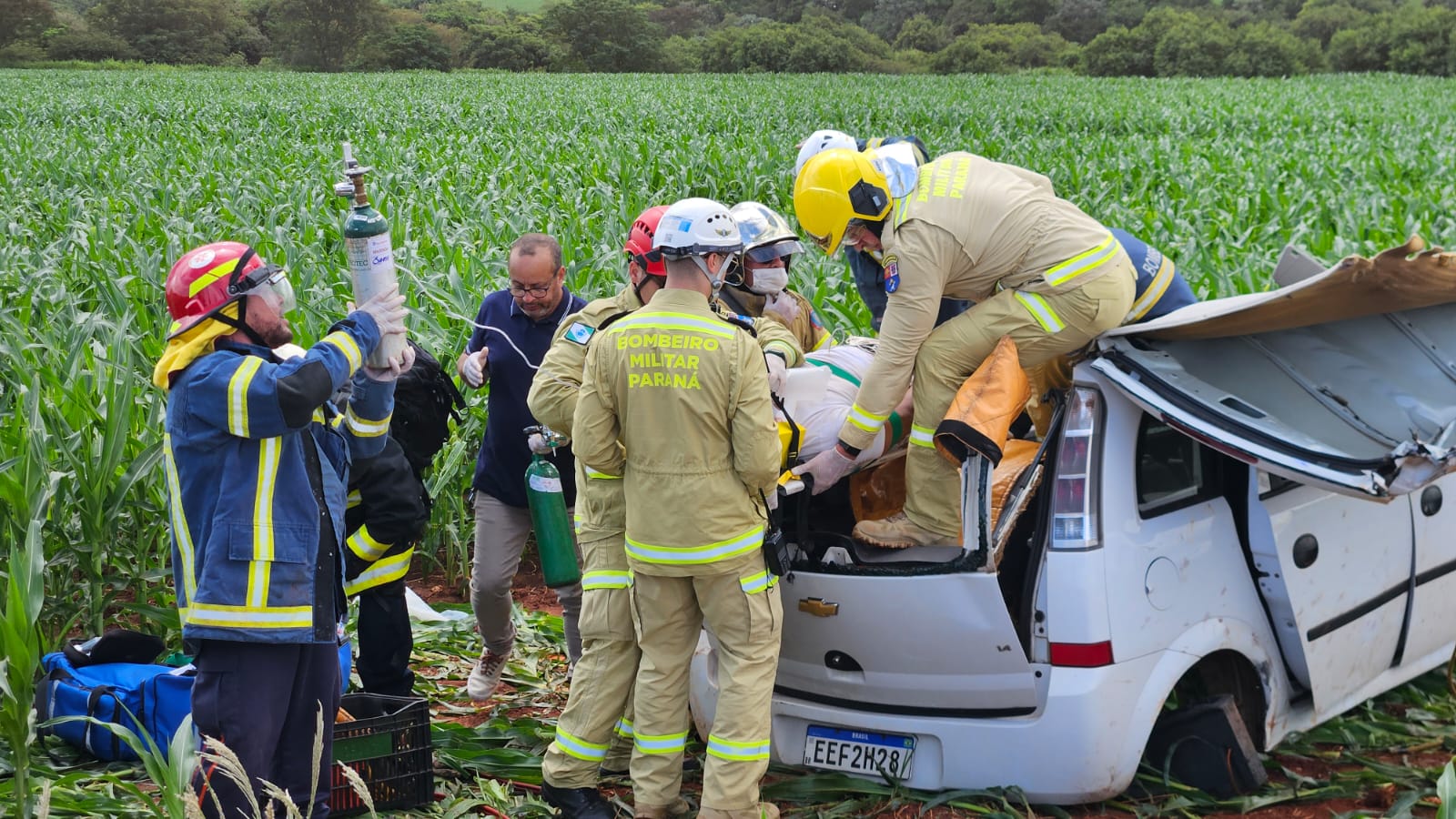 Fotos de Motorista fica gravemente ferido após capotar carro na PR-317, entre Iguaraçu e Maringá