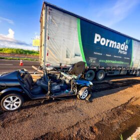 Fotos de Motorista fica gravemente ferido após colisão com caminhão; vítima foi encaminhada ao Hospital de Maringá
