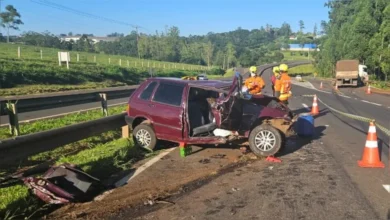 Fotos de Motorista morre após invadir contramão e bater de frente com carreta na BR-376, sentido Maringá