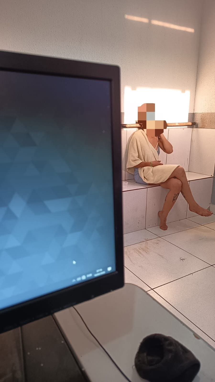 Fotos de Mulher com mandado de prisão é detida pela GCM após confusão em residência em Maringá