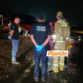 Fotos de Pai morre e filho fica ferido após carro capotar ao atropelar capivara em Maringá