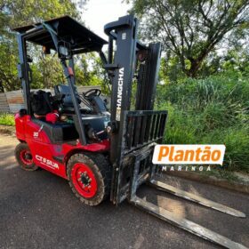 Fotos de Mulher fica gravemente ferida após ser atropelada por empilhadeira no Parque Industrial, em Maringá