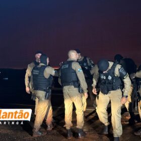 Fotos de Piratas do asfalto são flagrados roubando carreta e trocam tiros com a polícia