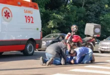Fotos de Acidente em Maringá deixa motociclista ferido após caminhonete invadir preferencial