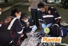 Fotos de Acidente grave entre moto e bicicleta deixa jovem de 18 anos ferida na Avenida Brasil, em Maringá