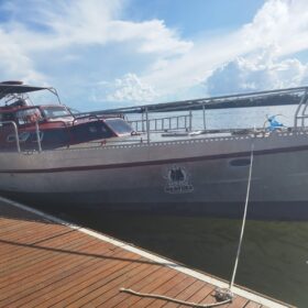 Fotos de Bandidos rendem casal, jogam vítimas no Rio Paraná e roubam veleiro de R$ 800 mil em Porto Rico