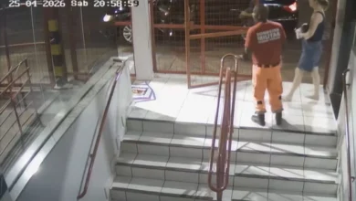 Fotos de Bombeira salva bebê de 11 dias que chegou engasgado em quartel; vídeoz