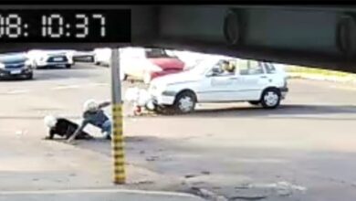 Fotos de Câmera de segurança registra momento de acidente na Avenida Colombo em Maringá