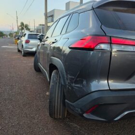 Fotos de Câmera flagra motorista com sinais de embriaguez provocando acidente e tombando carro em Maringá