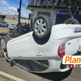 Fotos de Carro perde controle e capota em batida envolvendo 4 veículos; vídeo mostra o acidente