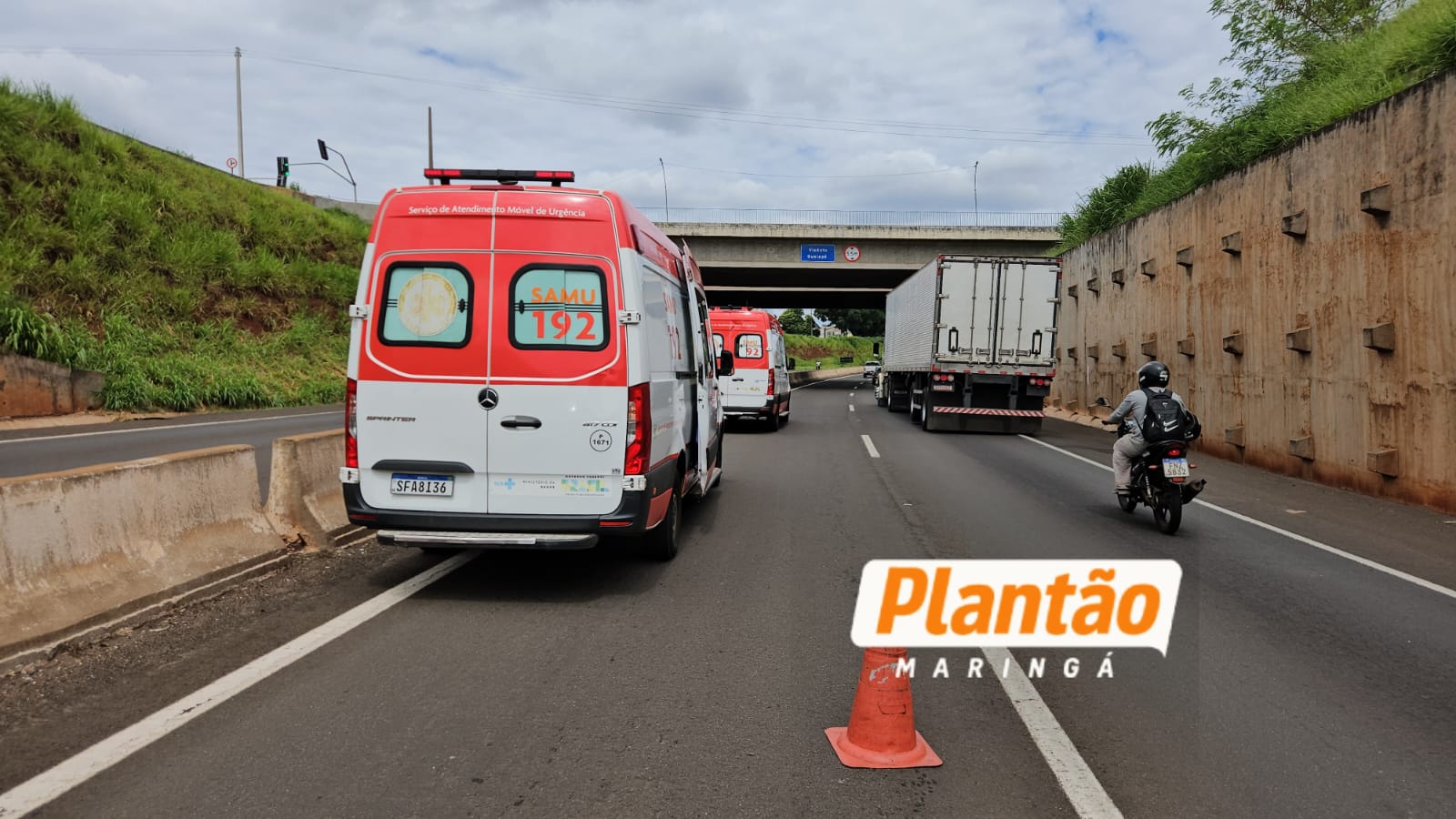 Fotos de Casal fica ferido após queda de moto no Contorno Norte de Maringá