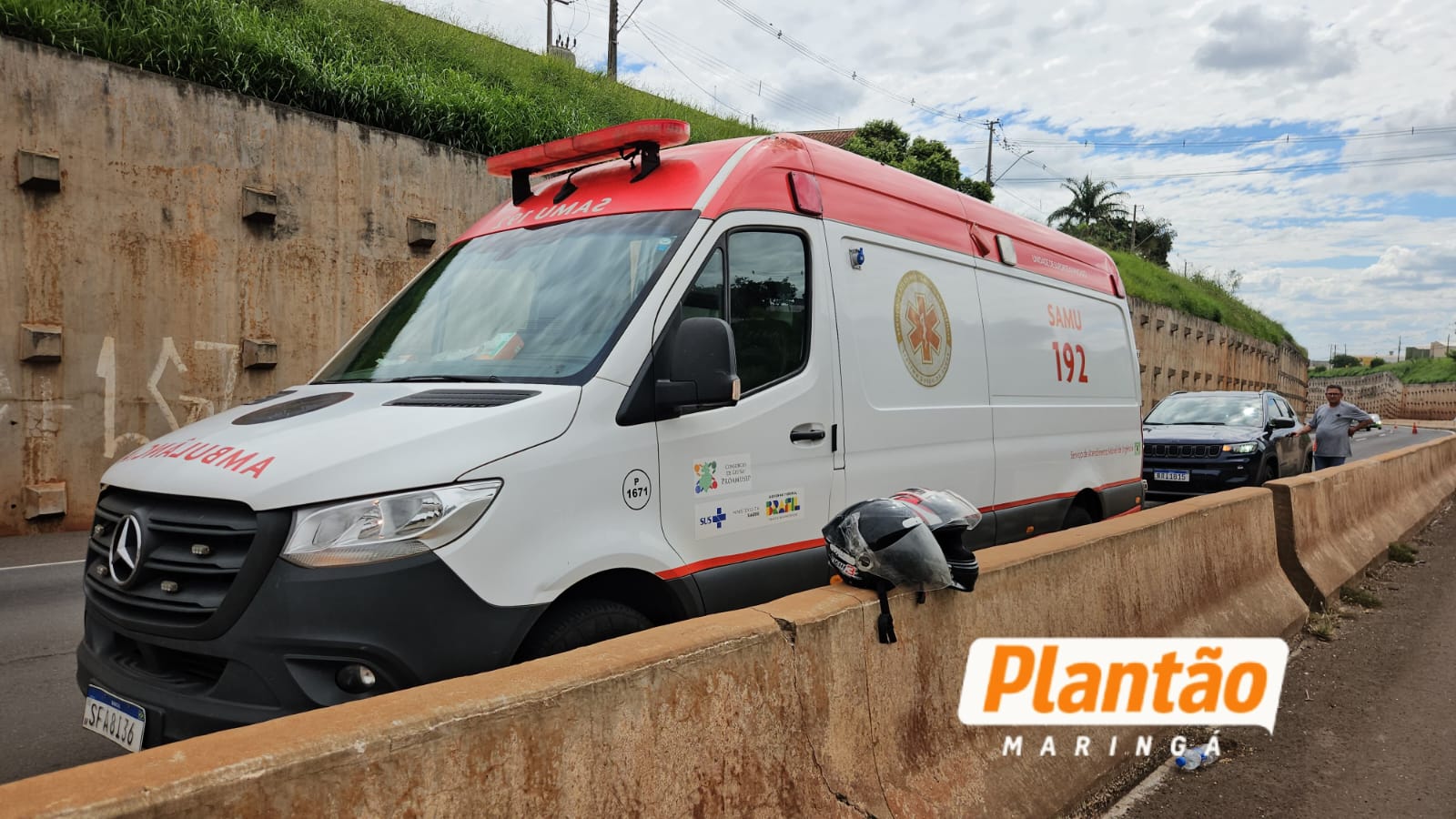 Fotos de Casal fica ferido após queda de moto no Contorno Norte de Maringá
