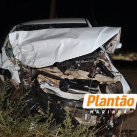 Fotos de Colisão frontal na noite de domingo mata motorista e deixa outro ferido