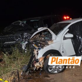 Fotos de Colisão frontal na noite de domingo mata motorista e deixa outro ferido