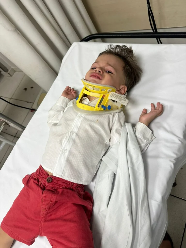 Fotos de Criança convulsiona em shopping de Maringá, sofre parada cardíaca e é reanimada após massagem da mãe e orações de pessoas: ‘Vi meu filho sem vida’