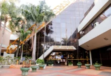 Fotos de Dia do Trabalhador: O que vai abrir e fechar no feriado de 1º de maio em Maringá