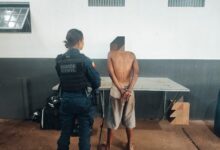 Fotos de GCM de Maringá detém homem após ameaças e agressão contra o próprio Pai