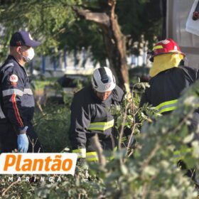 Fotos de Grave acidente com caminhão da coleta seletiva deixa quatro trabalhadores feridos em Maringá