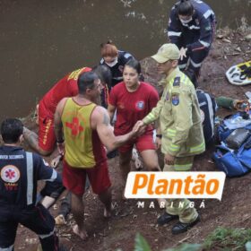 Fotos de Homem é resgatado e está sendo reanimado após afogamento em córrego nos fundos do Parque Ecológico de Sarandi