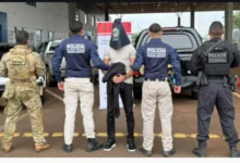 Fotos de Investigado por invadir sistemas policiais e vender dados é preso após ação que começou em Maringá e terminou no Paraguai