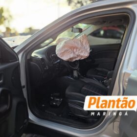 Fotos de Moça fica ferida após perder o controle de carro e atingir árvore em Maringá