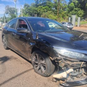 Fotos de Motociclista de 59 anos que transportava mandioca fica em estado grave após colisão na Avenida Carlos Borges, em Maringá