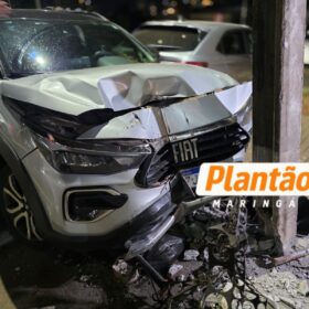 Motorista de ônibus perde controle após possível apagão e provoca acidente na Avenida Laguna, em Maringá Foto 3 Fotos de Motorista de ônibus perde controle após possível apagão e provoca acidente na Avenida Laguna, em Maringá