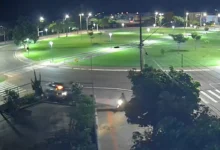 Fotos de Motorista faz manobras perigosas, perde controle, destrói muro de panificadora e quase atropela um pedestre e um motociclista em Maringá